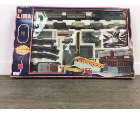 LIMA MODEL RAILWAY,a 107407 Automatic Coal Unloader set, boxed