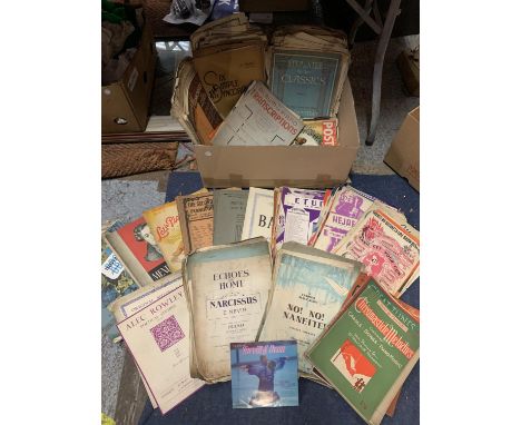 A LARGE QUANTITY OF VINTAGE SHEET MUSIC 