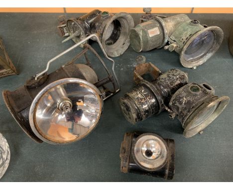 A COLLECTION OF FIVE VINTAGE LAMPS 