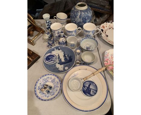 AN ASSORTMENT OF BLUE AND WHITE CERAMIC WARE 