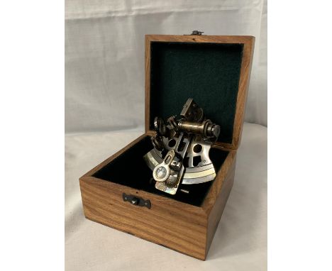 A BOXED BRASS SEXTANT 