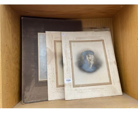 AN ASSORTMENT OF VINTAGE PICTURES 