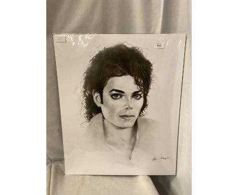 A BLACK AND WHITE SKETCH STYLE PICTURE OF MICHAEL JACKSON 