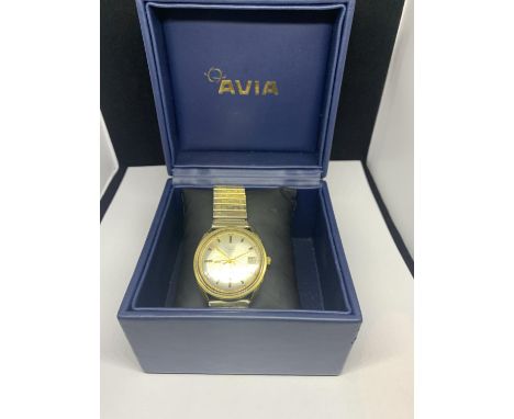 A BOXED VINTAGE AVIA AUTOMATIC WRIST WATCH IN WORKING ORDER 