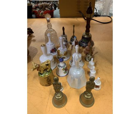 A COLLECTION OF VARIOUS BELLS TO INCLUDE CERAMIC, BRASS AND GLASS 