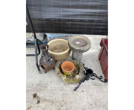 AN ASSORTMENT OF ITEMS TO INCLUDE A BIRD BATH, A CERAMIC PLANTER AND A CANDLE HOLDER ETC 