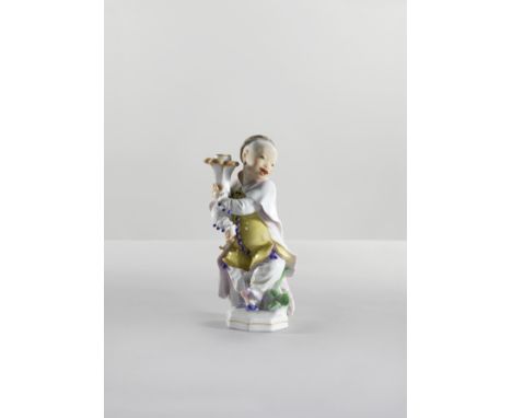 Figure en porcelaine représentant un enfant chinois dansant, Meissen, circa 1926-1933  A Meissen figure of a dancing Chinese 