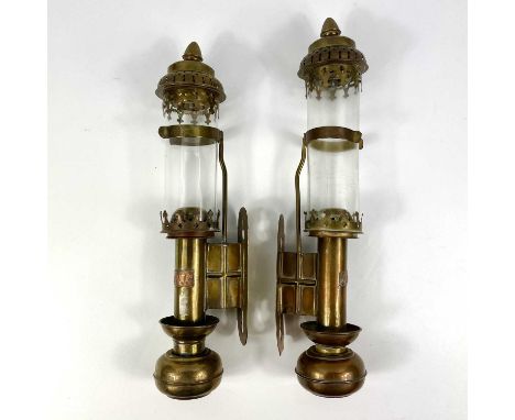 Transport - GWR Railway Carriage Candle Lamps Comprising a pair of brass carriage lamps with copper plaques "GWR" to each. Co