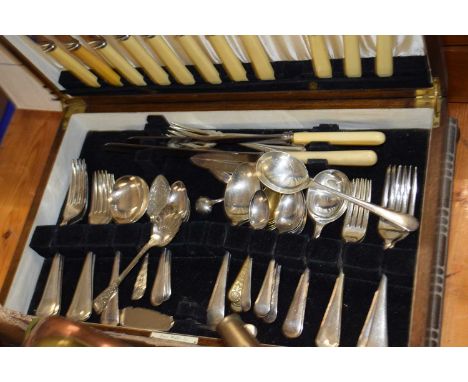 Oak canteen containing a range of silver plated cutlery