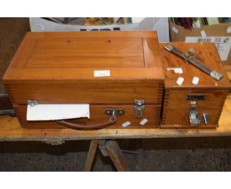 Cased Cambridge Decade Bridge produced by the Cambridge Instrument Co together with a Aeronoid barometer in wooden case by Me