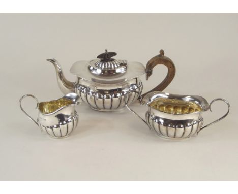 BACHELOR'S TEA SERVICE. An Edwardian bachelor's tea service. Birmingham 1903. Approx. 15½oz.