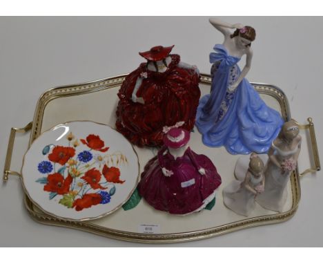 TRAY CONTAINING DECORATIVE PLATE &amp; 4 VARIOUS FIGURINE ORNAMENTS, COALPORT, ROYAL WORCESTER, LEONARDO ETC     