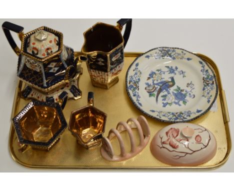 TRAY CONTAINING 5 PIECE IMARI COLOURED TEA SERVICE, CARLTON WARE PORCELAIN, WOODS WARE PLATE ETC     