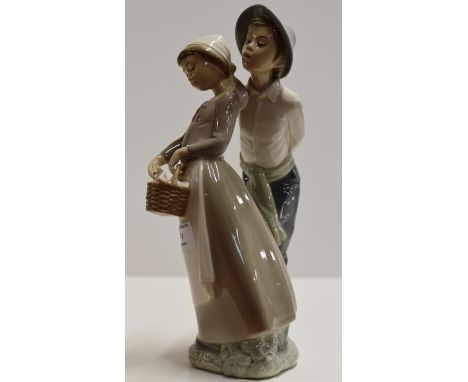 11½" NAO PORCELAIN DOUBLE FIGURINE ORNAMENT WITH ORIGINAL BOX     