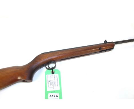 A B.S.A. Cadet-Major .177 Cal. air rifle Ser.No. CA-38411 (1949-1955), a good honest example.
As a post 1939 air weapon the r