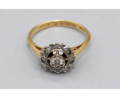 18ct yellow gold diamond cluster ring, stamped 18, size I1/2, 2.8g 