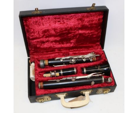 Besson model '55' clarinet, in fitted case 