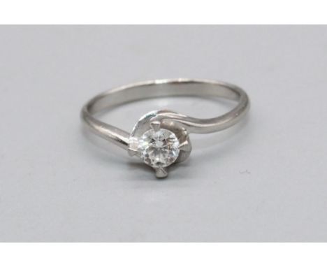 Platinum ring set with diamond in twist mount, weight approx. 0.3ct,  stamped pt950, size M1/2, 3.0g 