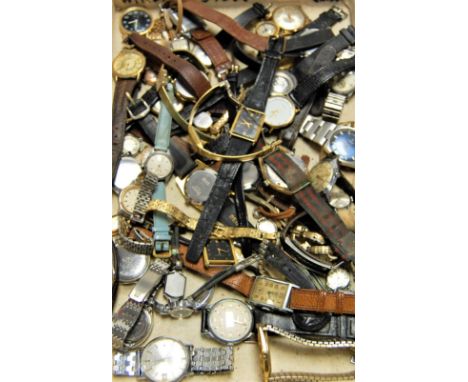 Three trays of assorted ladies and gents vintage and fashion watches being mechanical and quartz examples, many for repair or