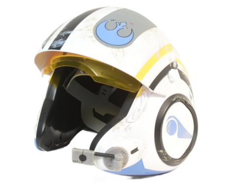Star Wars - Galaxy's Edge 2024 Disney Parks - Poe Dameron's X-Wing Helmet - 1/1 scale replica helmet, with sounds. Unboxed, o