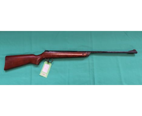 A B.S.A. Meteor .22 cal air rifle (rear sight missing), S/No.T.G.89162 (Feb 1973 onwards), as a post 1939 air weapon the rest