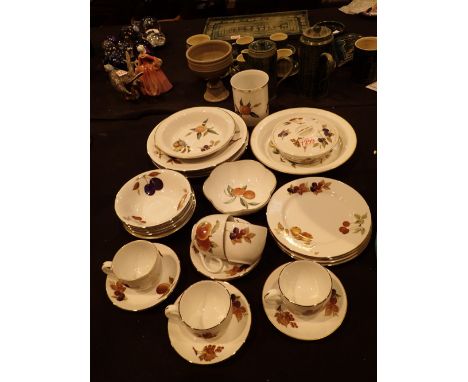 Royal Worcester Evesham part tea and dinner service