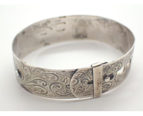 925 silver buckle bracelet CONDITION REPORT: This item is in good condition. There is little rubbing to the pattern and the i