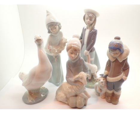 Four Lladro figurines and a Nao goose CONDITION REPORT: No cracks, chips or visible restoration.