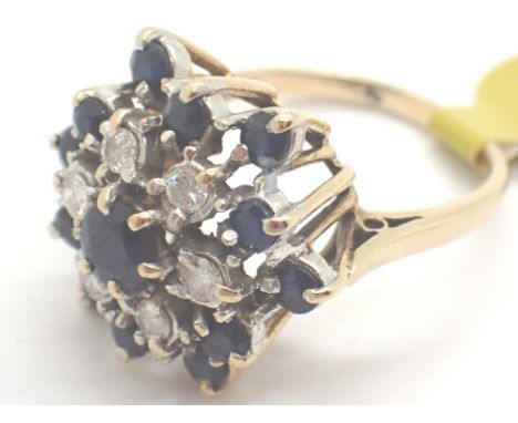 9ct gold vintage 1977 large sapphire and diamond cluster ring size R 6.4g