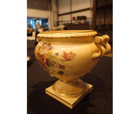 Antique Royal Worcester blush ivory hand painted twin handled vase H: 14 cm