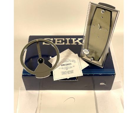 A contemporary Seiko clock complete with instructions.