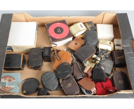 A Tray of Light Meters, including Ambassador, Gossen Sixtar, Gossen Sixtomat, Metvic, Weston Master II, III, IV &amp; V, Kali