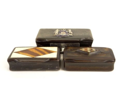Lot of Three (3) 19th & 20th C Horn Snuff Boxes. 2 with Inlaid Horn and Bone Designs. Unsigned. Good Condition. Measures 1 In