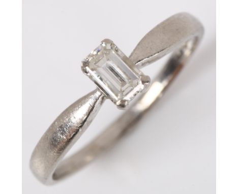 A modern platinum 0.5ct solitaire emerald-cut diamond ring, colour approx I/J, clarity approx VS1/VS2, size P, 3.4g1 prong is