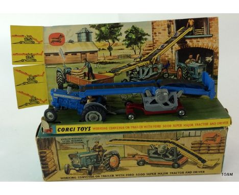 Corgi Toys gift set 47 working conveyer on trailer with ford 5000 super major tractor