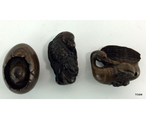 3 well carved Netsuke in the shape of birds