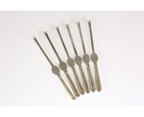 A SET OF SIX GEORGE V LOBSTER PICKS, HARRISON BROS. &amp; HOWSON, SHEFFIELD 1917, of characteristic form. Length 19cm, total 