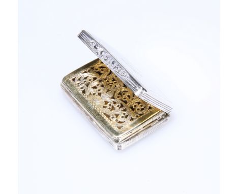 AN EARLY VICTORIAN SILVER VINAIGRETTE, EDWARD SMITH, BIRMINGHAM 1838, with engine-turned decoration and reeded sides, the gil