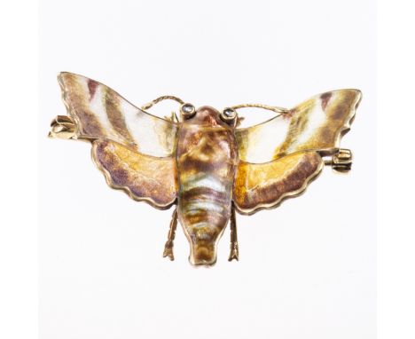 AN ENAMEL BROOCH, modelled as a moth with fine enamelling throughout, on brooch pin fitting. In fitted case. Width 4.5cm. Wei
