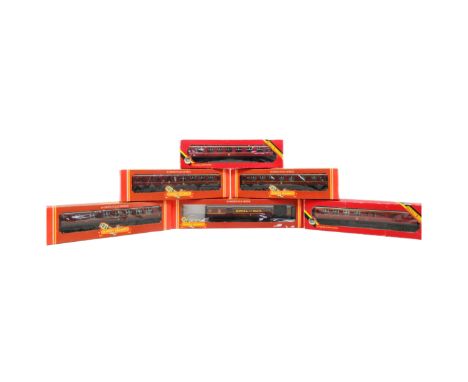 Model Railway - a collection of x6 Hornby OO gauge model railway trainset locomotive rolling stock coaches / carriages compri