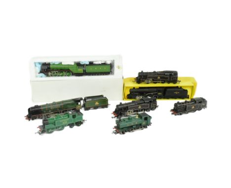 Model Railway - a collection of vintage OO gauge model railway trainset locomotive engines to include; Hornby Dublo 3 rail Du