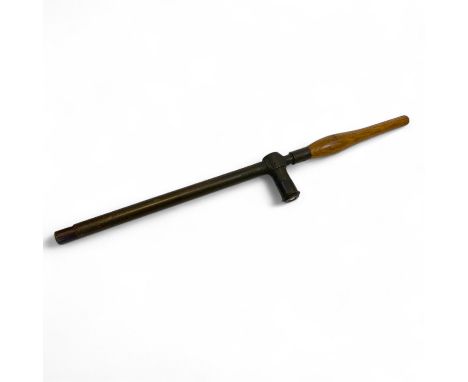 A WWI R & J Beck Mark IX 1918 trench periscope, oak handled and with inscribed makers marks verso to the eye piece  58.5cm