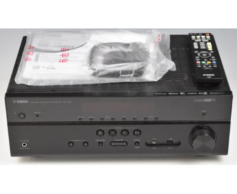 Yamaha RX-V581 AV receiver with remote control, antenna, instruction manual and original box