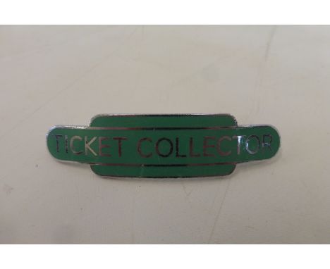 A B.R. Southern Region fishtail green enamel cap badge "Ticket Collector".