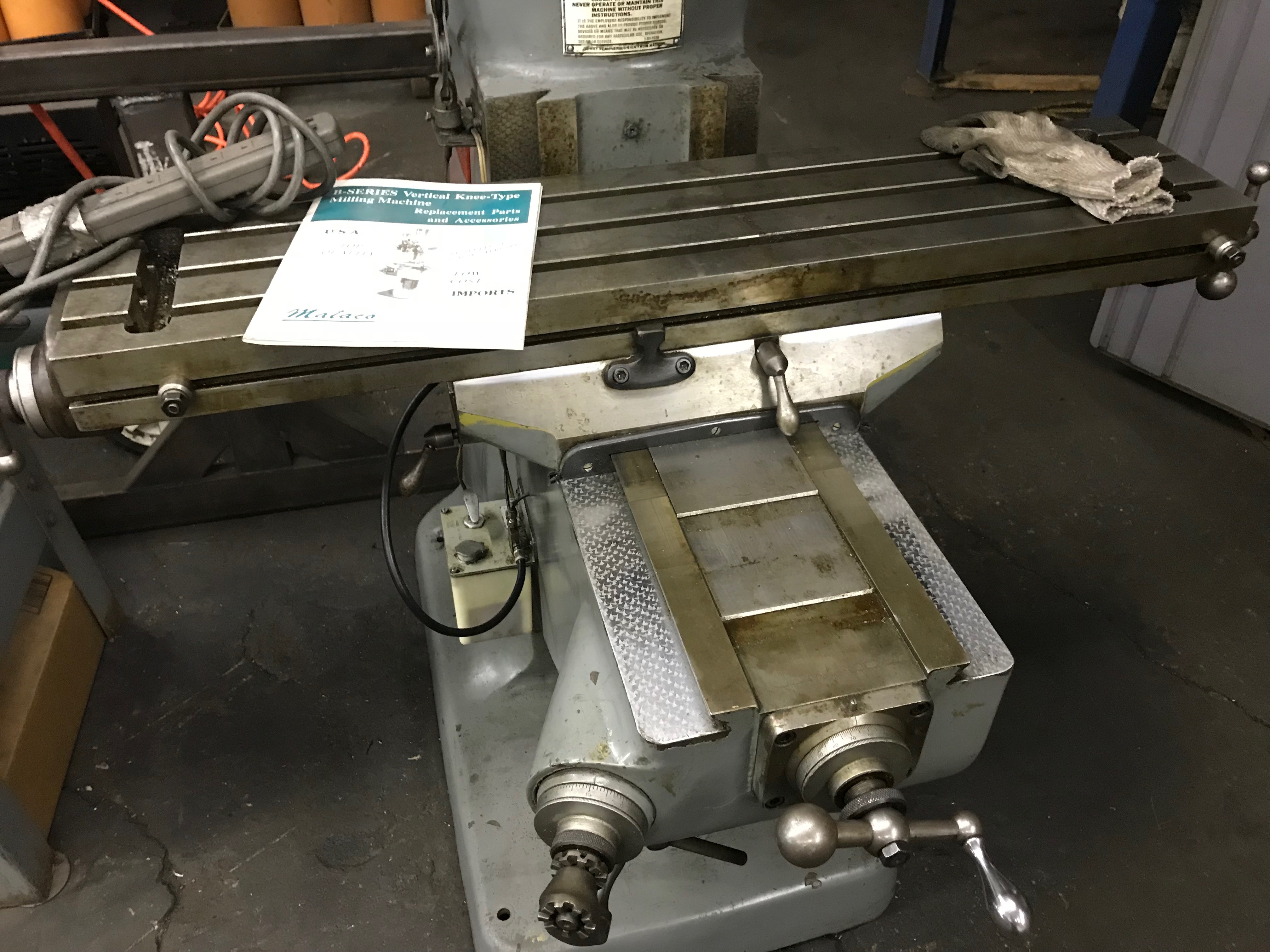 Bridgeport Mill. 1 HP, Chrome ways, 1 Shot Lube.