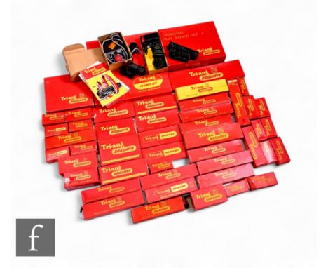 A large collection of Triang OO/HO gauge model railway items including 0-4-0 S/C loco with operating pantograph, diesel power
