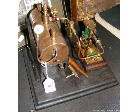 An old "Live" steam engine - 16cm long boiler powering the crankshaft with gauge