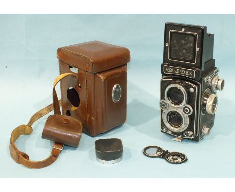 A Franke &amp; Heidecke "Rolleiflex" twin-lens camera, with synchro-compur shutter and Zeiss Tessar 1:3.5 f=75mm no.1481318 a