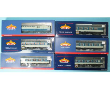 Bachmann OO gauge, five blue and grey Pullman coaches: 39-281, 39-291, 39-291A, 39-301A, 39-311 and a BR Post Office sorting 