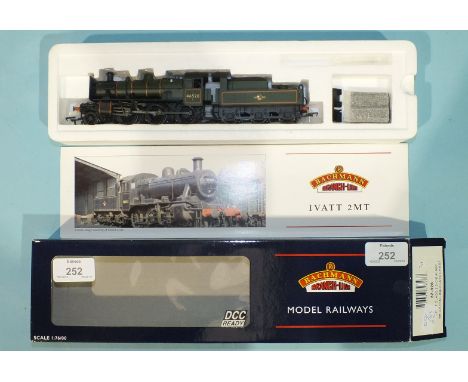 Bachmann OO Gauge, 32-828 Ivatt Class 2 2-6-0 BR green locomotive, RN46520, boxed.